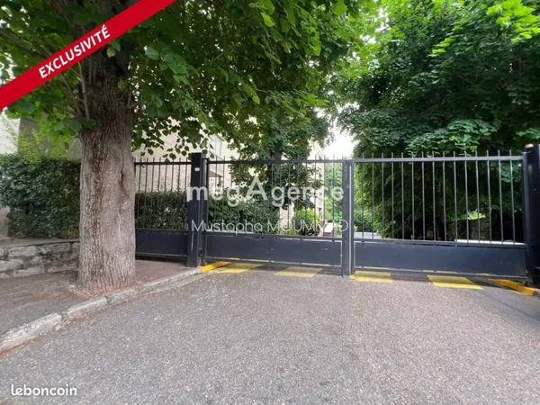 Parking/box 15 m² MANTES-LA-VILLE