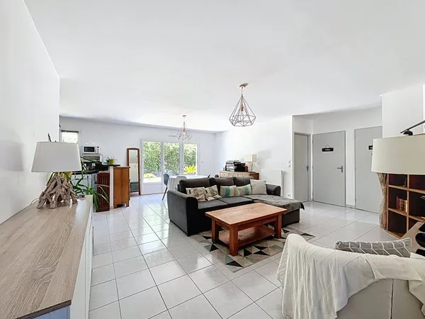 Maison plain-pied - 3 chambres - 83 m2- Investissement locatif- Familiale