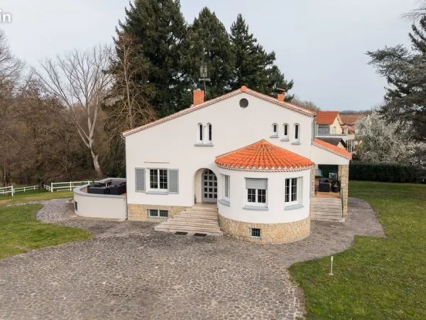 Magnifique propriété de 325 m² sur un parc de plus de 1.3 hectares