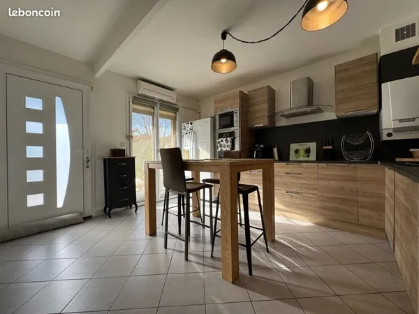 Maison T5 100m2 + garage et extérieur