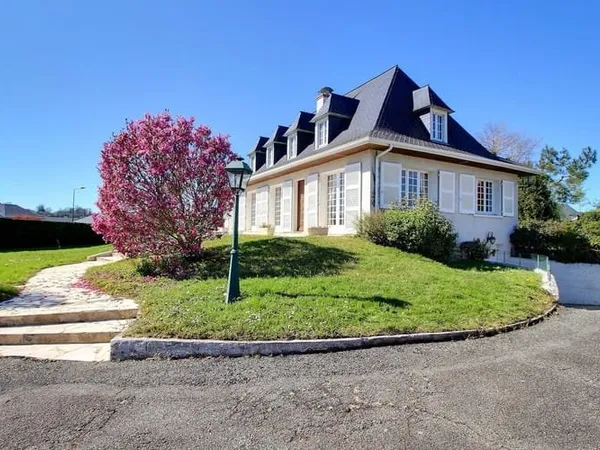 Maison 7 pièces 197 m²