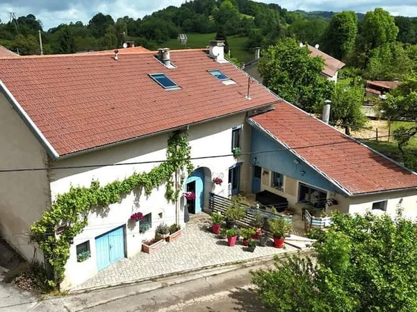 Maison Saint Hymetiere Sur Valouse 9 pièces 161 m2