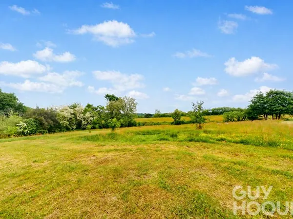 Beau terrain à bâtir de 3532 m² à Momuy