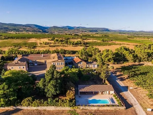 Domaine avec maison, gîtes, auberge, parc