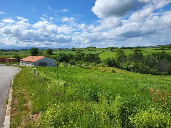 Terrain avec belle vue dégagée