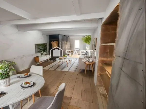 Maison en pierre à rénover au coeur du village de Quintenas
