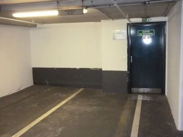 Parking moto / scooter ultra sécurisé - Paris 2 (Rue de la Paix)