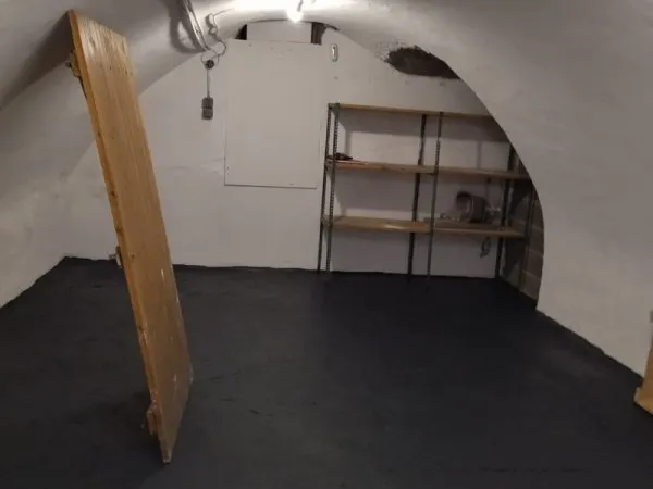 ESPACE DE STOCKAGE OU ATELIER