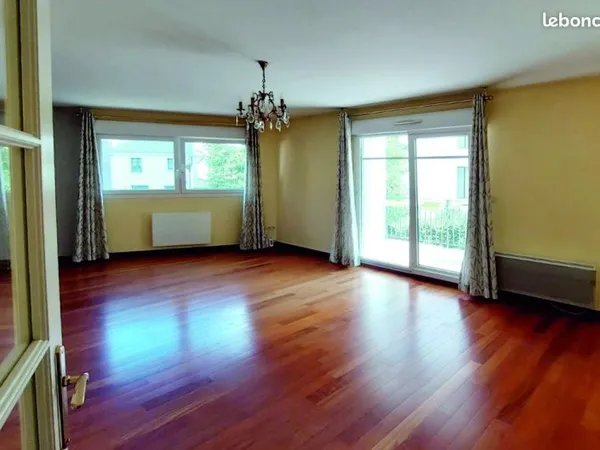 Vente direct Appartement F4 Seclin centre sans frais d'agence 104 m² avec garage box fermé en sous-s
