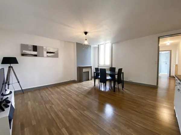Appartement meublé - 2 pièces - 55 m2 - HYPER CENTRE