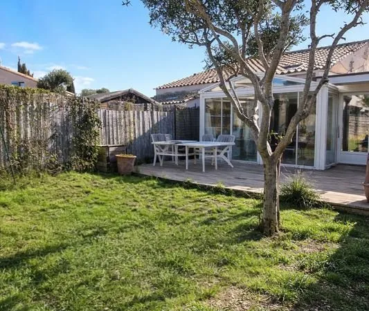 Maison rare 63 m² + jardin 75 m², calme impasse, résidence sécurisée avec piscine, tennis, boulodrom