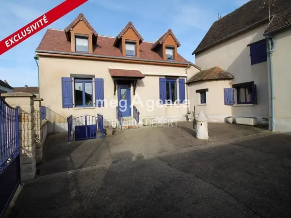 Maison 4 chambres dont une de plain-pied.