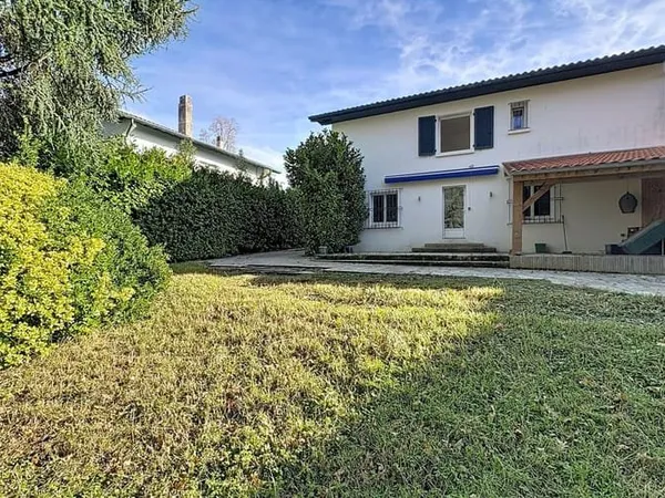 Maison 6 pièces 270 m²
