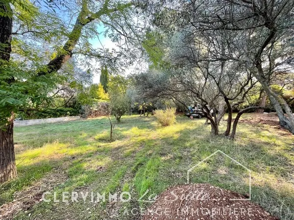 TERRAIN PLAT 1200 M2 GEMENOS