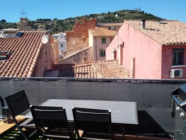 Rare : Duplex T3 avec terrasse - Ollioules Centre (Dernier étage)