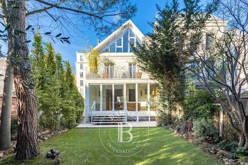 Maison 7 pièces 201 m²