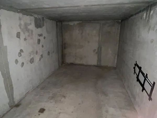 Particulier loue garage fermé