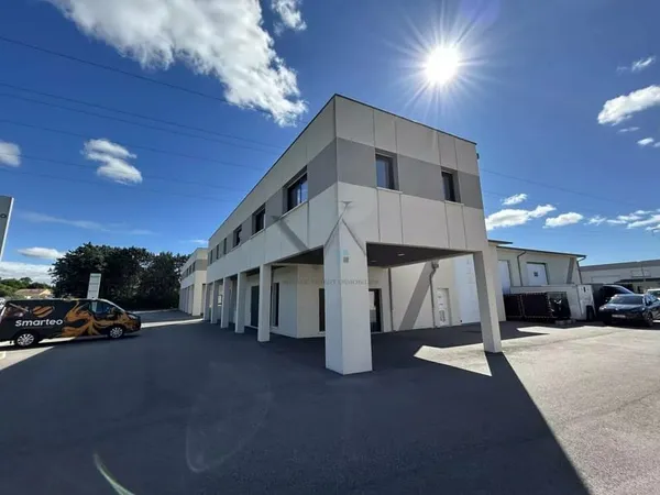 Bureaux 150 m²
