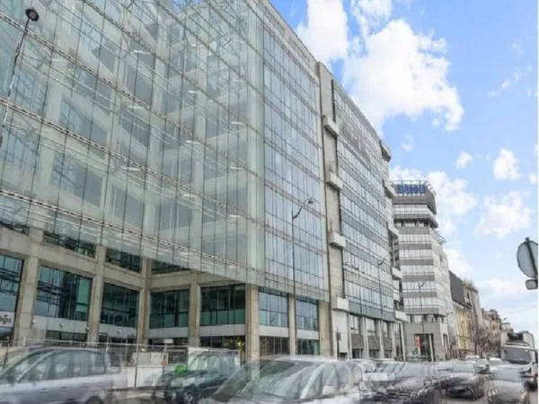 Bureau 5618 m²