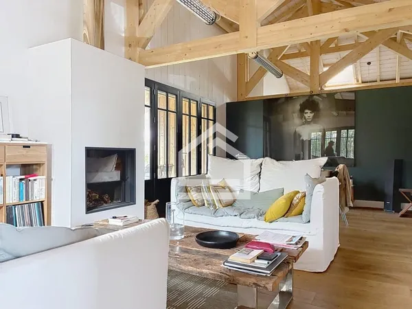 Andernos proche port, magnifique maison ferretcapienne aux f