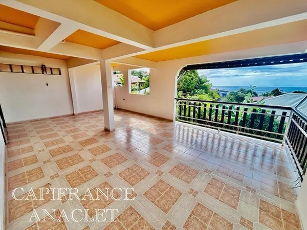 LOCATION Appartement à louer 3 pièces avec vue mer, terrasse et parking LA TRINITE (972)