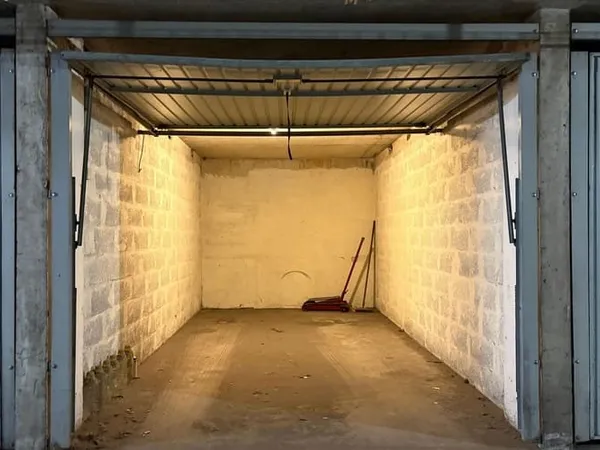 Parking 13 m²