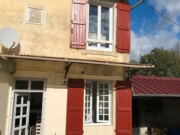 Jolie maison de ville avec terrasse