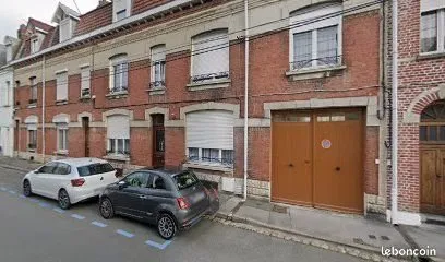Chambre meublée