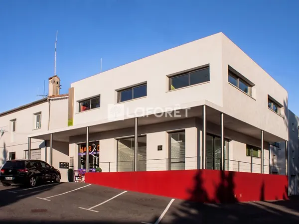 Local commercial 99 m²