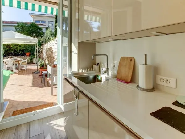 Baumettes - ravissant 2p avec grande terrasse jardin, calme