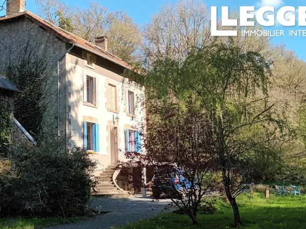 Maison 13 pièces 210 m²