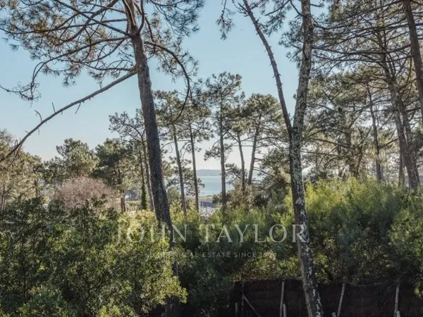 PORT DE LA VIGNE - VILLA AVEC VUE IMPRENABLE SUR LE BASSIN