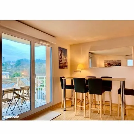 Appartement à louer 3 pièces 2ème étage avec asc.+ PKG, 50m2, vue mer
