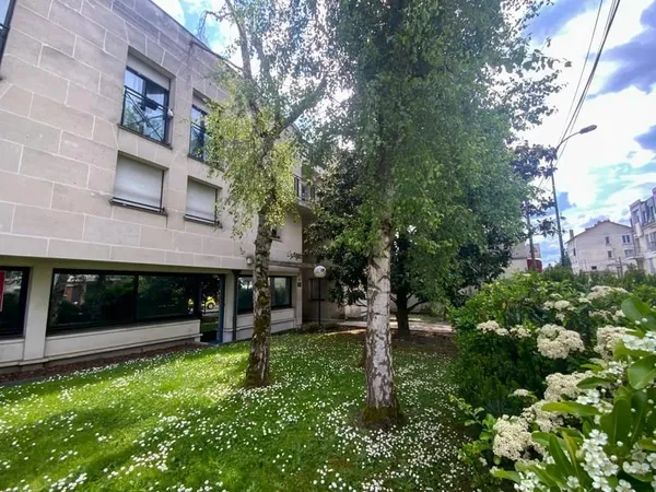 SECTEUR PLATEAU - PROCHE COMMERCES