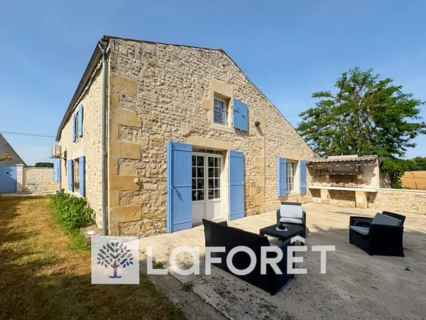 Maison charentaise rénovée à vendre à Saint-Germain-du-Seudre - Référence 3781
