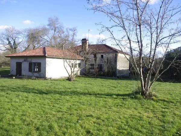 Propriété 6 pièces + dépendances sur 5ha de terrain à vendre LAGRAULET DU GERS