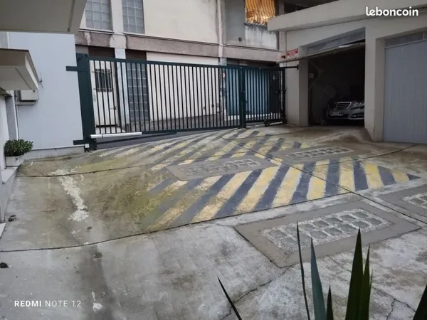 Garage fermé