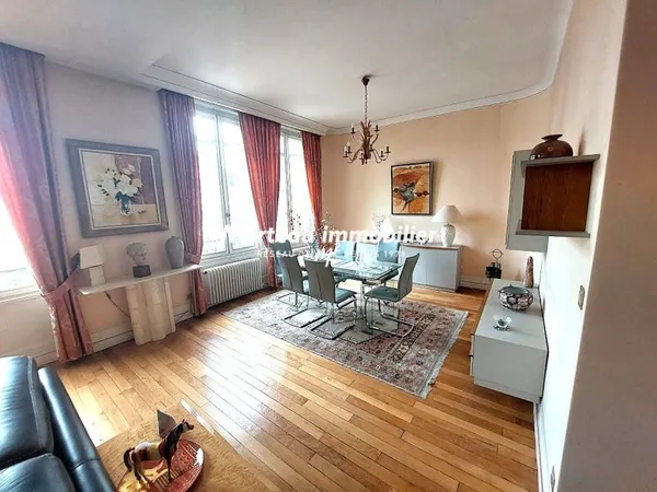 Appartement 6 pièces 195 m²