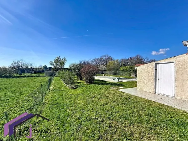 Maison avec piscine et grand terrain à Lagardelle-sur-Lèze