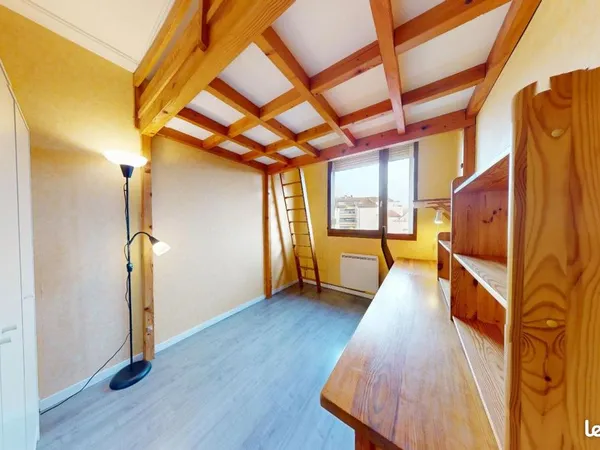 Chambre 4 pièces 91 m²