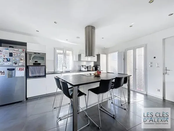 Maison duplex 77 m² jardin, cour et stationnement - Givors