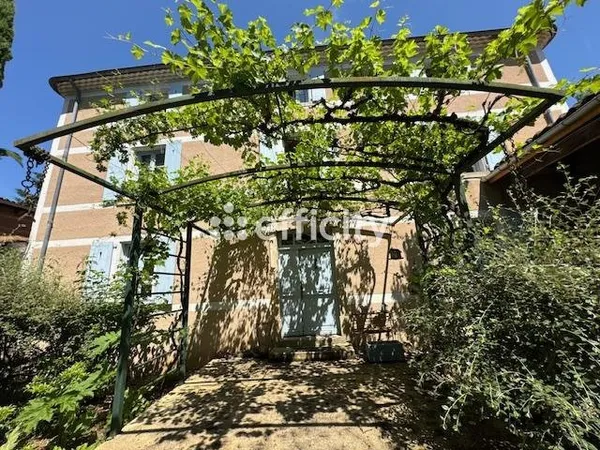 Maison 10 pièces 220 m²