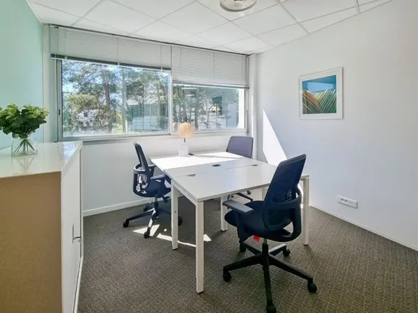 Espace de bureau tout compris pour vous-même et votre équipe à BORDEAUX, MERIGNAC AIRPORT
