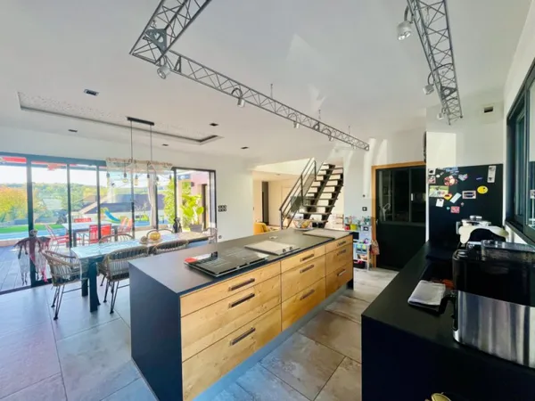 Maison 6 pièces 179 m²