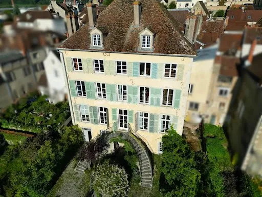 Maison 18 pièces 613 m²