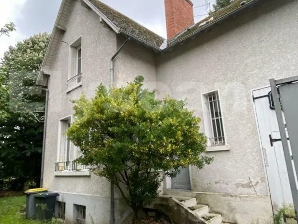 A saisir ! La Chapelle Saint Mesmin, maison année 30 de 130 m². sur 900 m² de terrain. Belle possibi