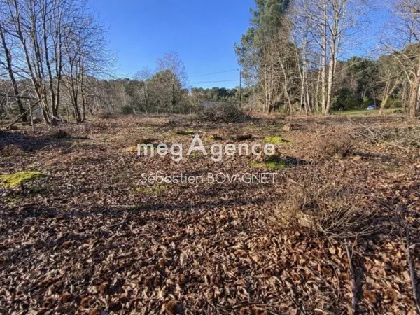 * SOUS OFFRE * Terrain constructible dans un cadre exceptionnel