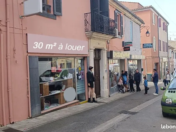 Centre Vauvert : local commercial