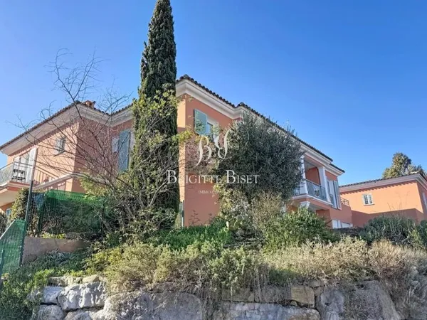 SOUS OFFRE bel appartement à Sainte Maxime proche centre et plage