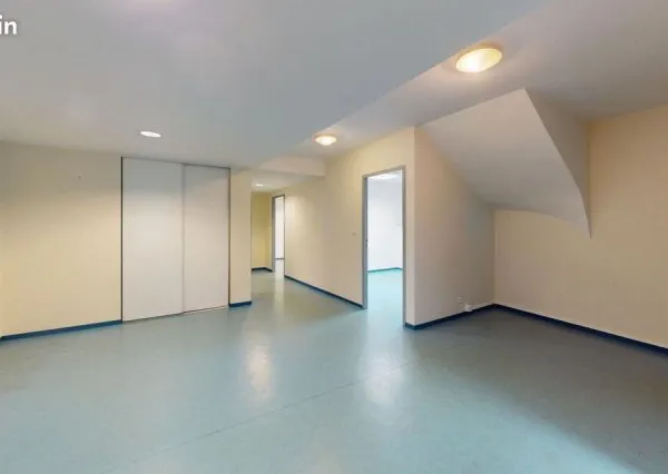 Bureau 106 m²